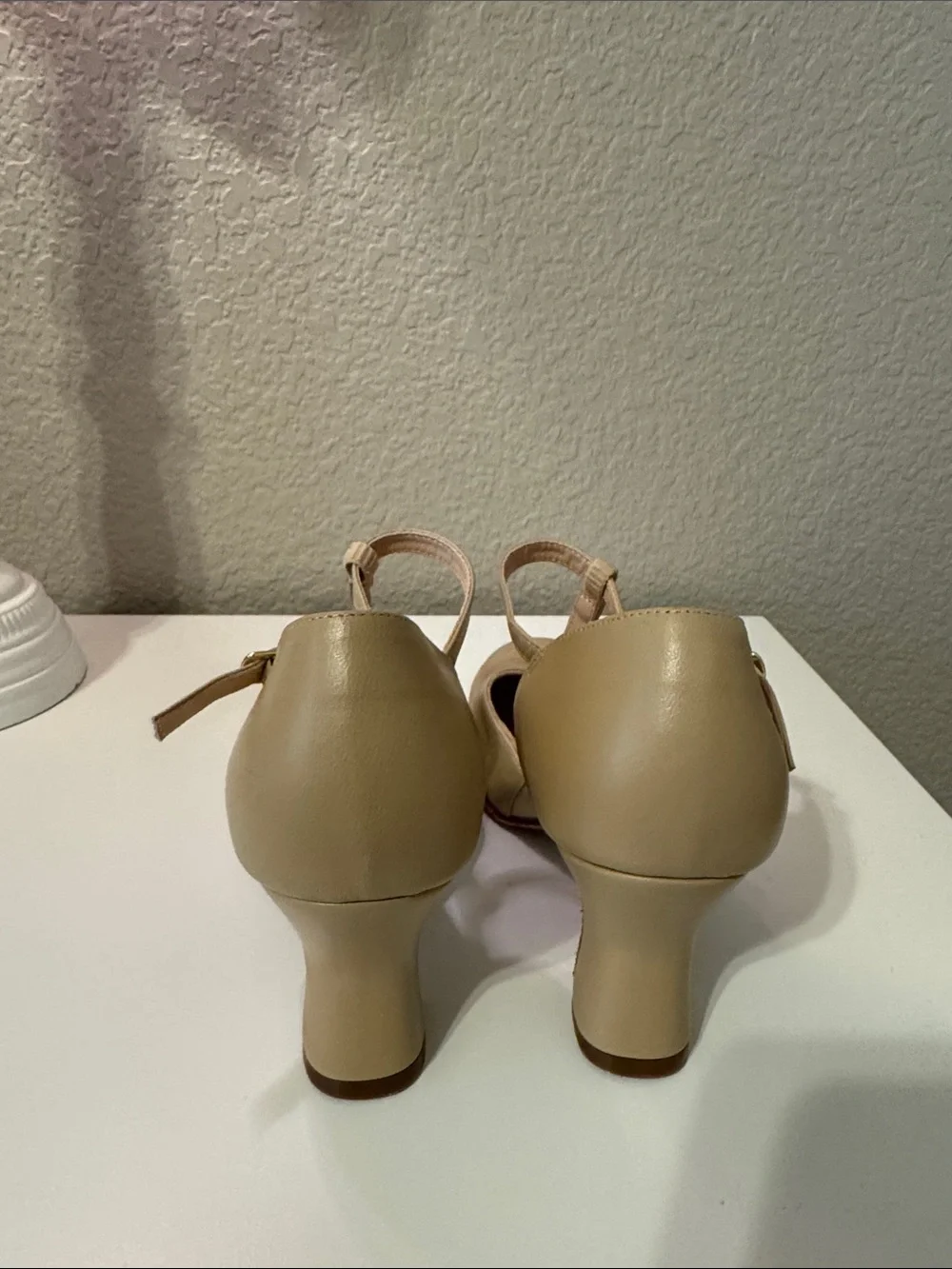 LaDuca size 9.5 Teresa Character Shoe NWOT